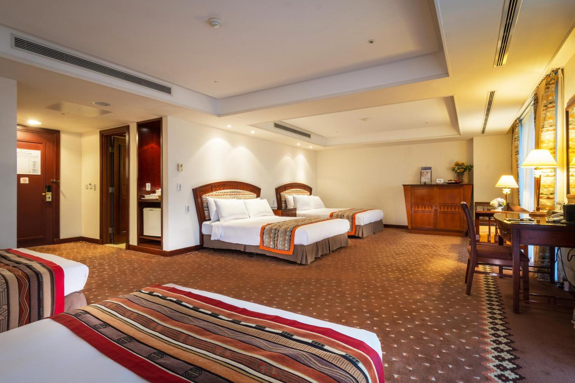 Formosan Naruwan Hotel T'ai-tung Esterno foto A suite at the hotel